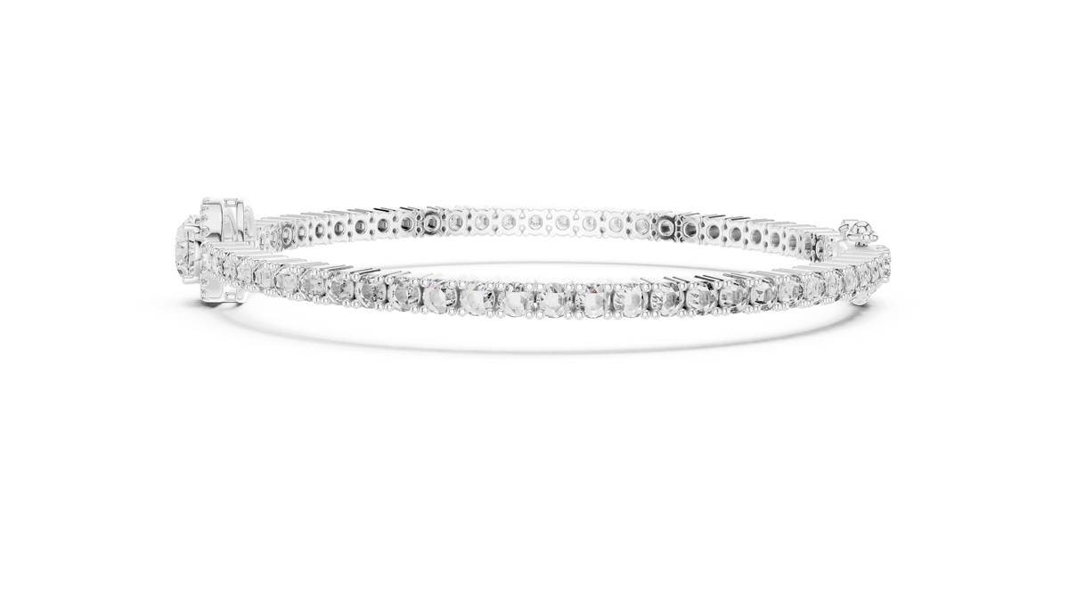 Tennisarmband met ronde diamanten en ovaal halomiddenstuk — aanzicht 5