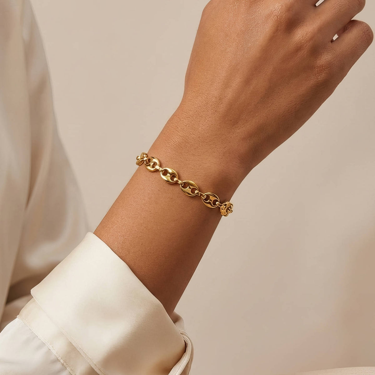 Amara armband met sculpturale schakels van Michaely — aanzicht 4