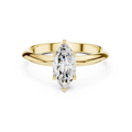 Solitairering met marquisegeslepen diamant in geelgoud — aanzicht 1
