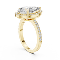 Pavéverlovingsring met peervormige diamant van 4 ct en halo in geelgoud — aanzicht 4